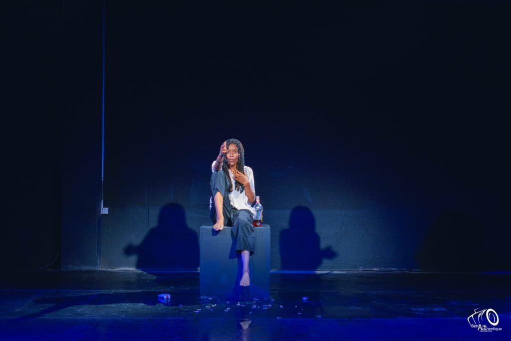 aarluks's tweet photo. Retour en images de ce qui a été le spectacle « Virus Ebola » le mercred 2 mars à 19h à l’Institut Français - Halle de la Gombe lors du festival Connexion Kin 2022. https://t.co/aUly3keyvY