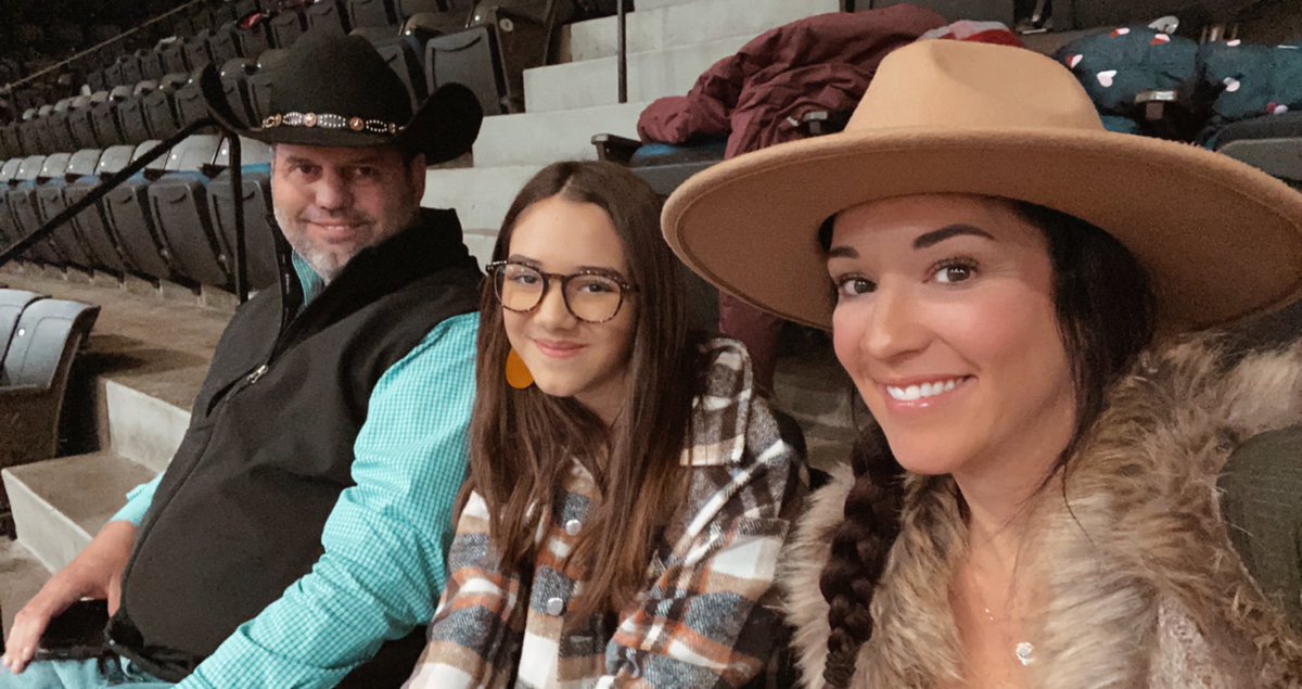 Polished_Turf's tweet photo. Dear Rodeo…
#familynight #rodeo @Neve1De https://t.co/tj6Br8R7Bw