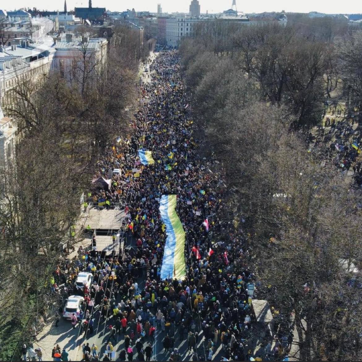 franakviacorka's tweet photo. All around the world, people are supporting Ukraine in the unjust and unprovoked war, started by Putin and his accomplice Lukashenka. They are war criminals, destroying schools, hospitals, and the homes of civilians. This war should end, and two dictators should end in The Hague. https://t.co/XZyQU0W4HI