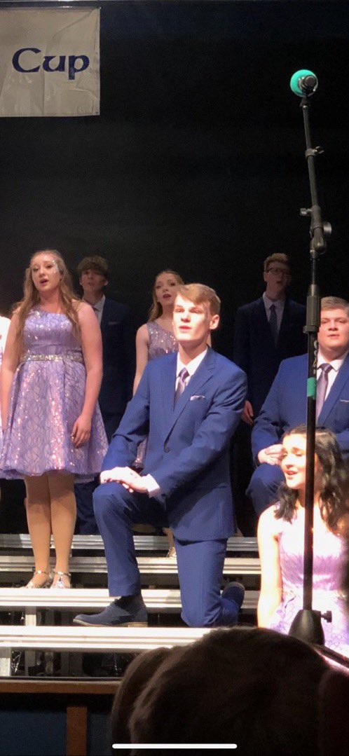 “who’s this absolute dime from elkhorn north??? someone please drop the snap!!”