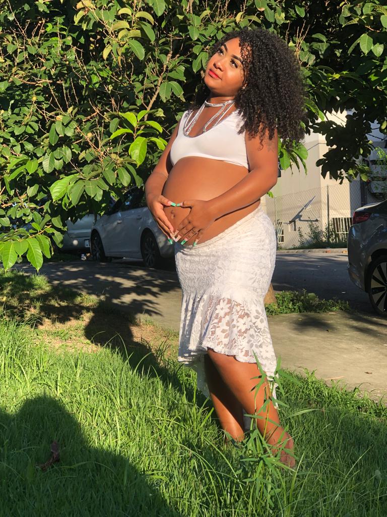 Preta_dessaa's tweet photo. 💜 Rica aos 20 é nem tô falando de dinheiro!! Amor de sobra, veeem filha 💗🤰🏽 https://t.co/AkisTrCxrm