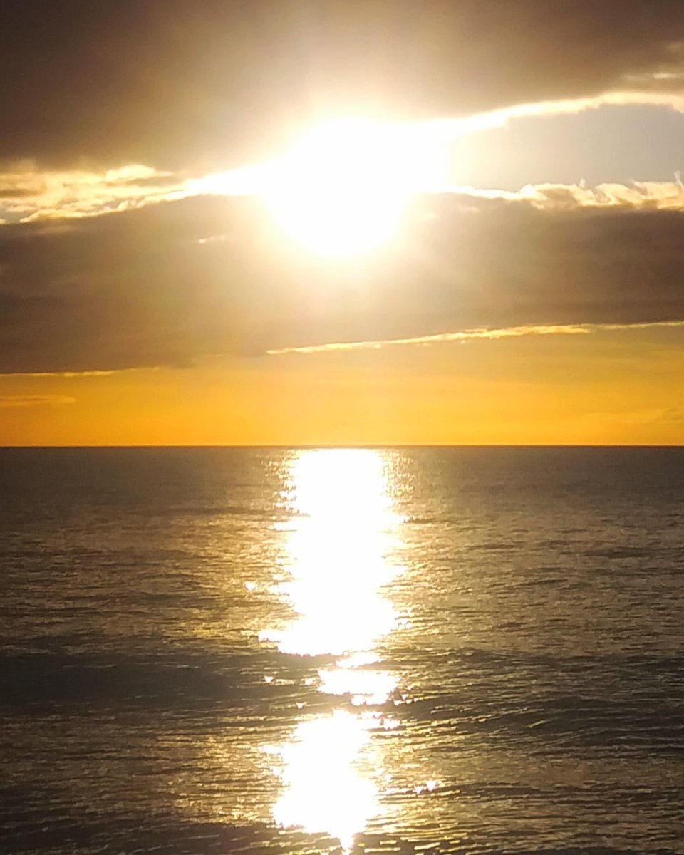 Monika_Vivas's tweet photo. Somos un cúmulo de acontecimientos bonitos aún por suceder.
📷✍🏻 @monika_vivas
#escritos #málaga #ocean #paradise #photography @OrgullodeMalaga @Malagaconacento @EnamoradaMalaga @vivecostadelsol https://t.co/ItJhpMmxSS