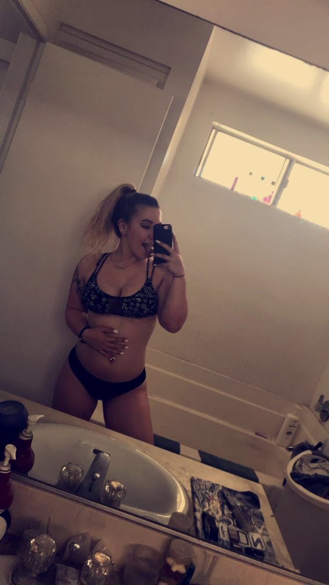 BellaRo22801's tweet photo. i am sending 3 free nudes to all who like this and retweet 🔥🥵speacial offer dm me🤤
#Horny #nude #sexting #cumtribute #tribute #dickrate #cocktribute #slut #cumslut #Nswf #daddy https://t.co/yBBK7m29oO