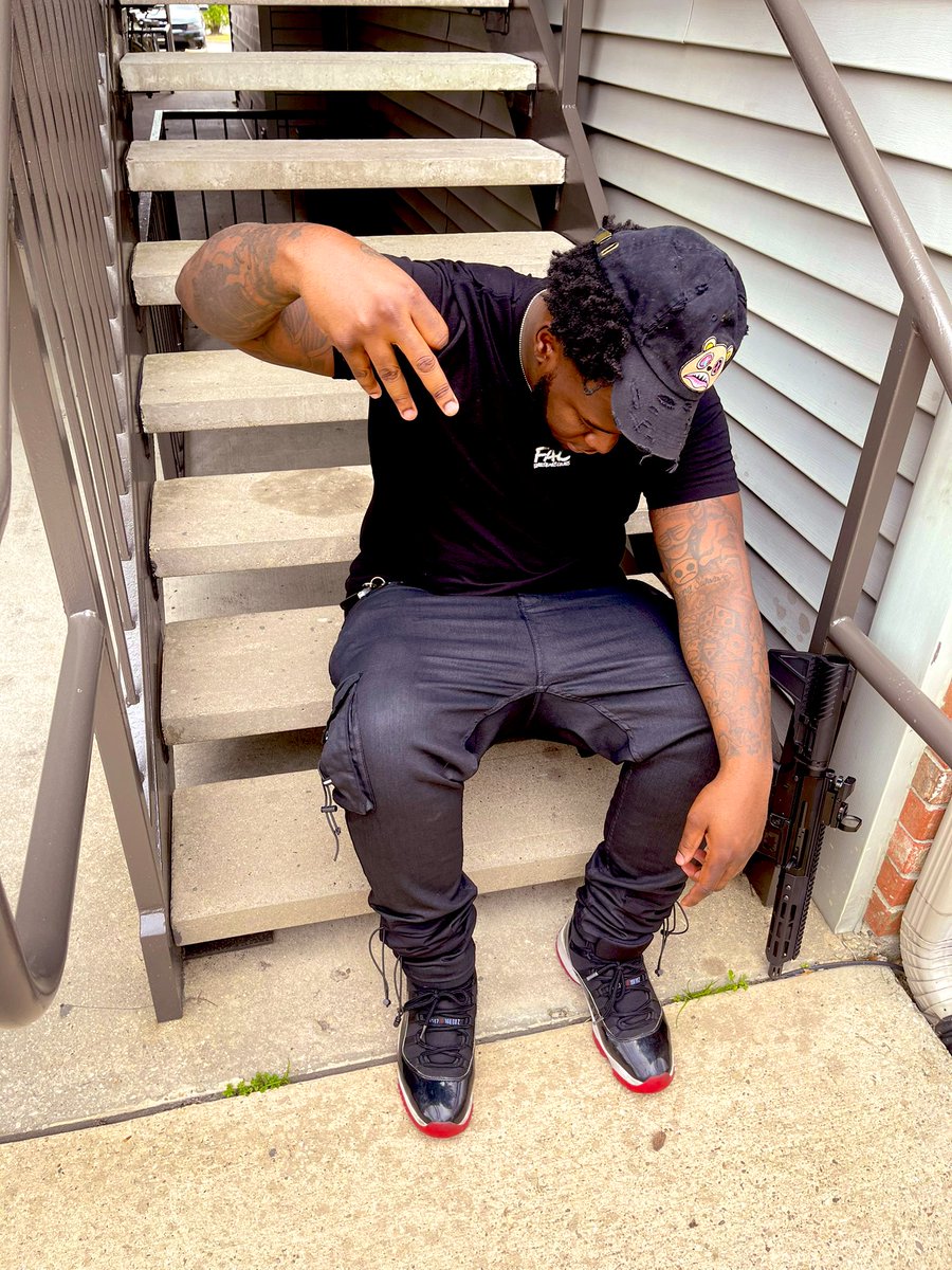 GeauxJustinn's tweet photo. Real Soul Survivor 💔🌹🩸 #LongLiveTheGuys #ChessNotCheckers
#ForeverBJ #ForeverLiManOG #GottiWay #ForeverBleeda 🩸 https://t.co/65DJIa3jhp