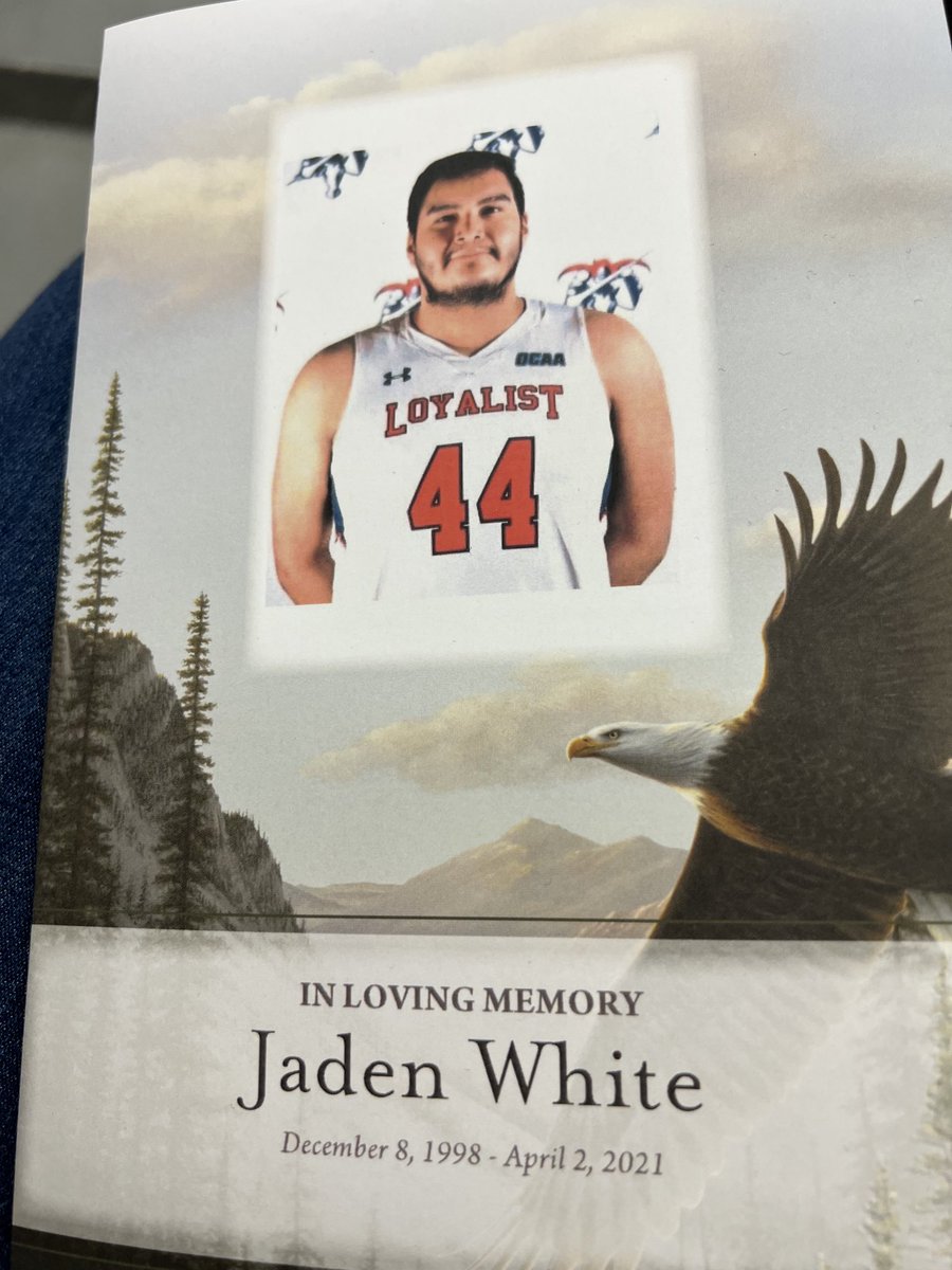 amvaughan's tweet image. A special moment as we honour ⁦@LoyalistLancers⁩ MBB player ⁦@TheOCAA⁩ and ⁦@LoyalistCollege⁩ student Jayden White who tragically passed away last year. Honoured to have his family here to remember #lancerpride #number44   #inremembrance