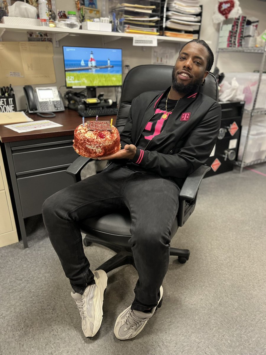 Never too early to start celebrating!! Thank you to my <a href="/TMobile/">T-Mobile</a> team for helping me kick off my birthday festivities w. my favorite, RED VELVET CAKE!!😍😍😍😍 So grateful to be surrounded by such great vibes and energy from you guys everyday. ❤️ <a href="/CayanYeliz/">Yeliz cayan</a>