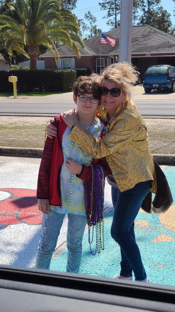Navarre_Beach's tweet photo. Today we enjoyed being in a parade celebrating Navarre’s Starfish Project.  This nonprofit raises money and helps those with autism.  These child had a blast getting beads, toys and stuffed animals.  #charity #givingback #thevinenavarre https://t.co/gvp720YJh9