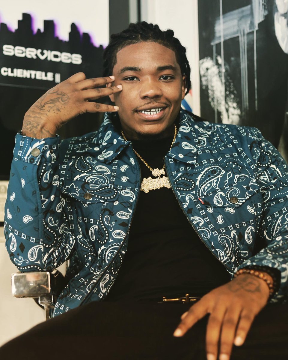 KiiingX__'s tweet image. i ain’t high maintenance, u low effort 🤴🏾