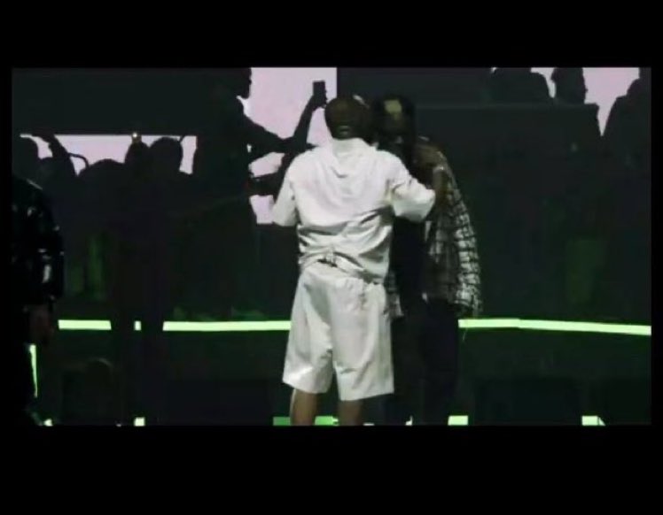SemiiAkoni's tweet photo. Quickly commot 30BG for your bio, i don sign Dj Yk Mule. https://t.co/NIUJgLKtYN