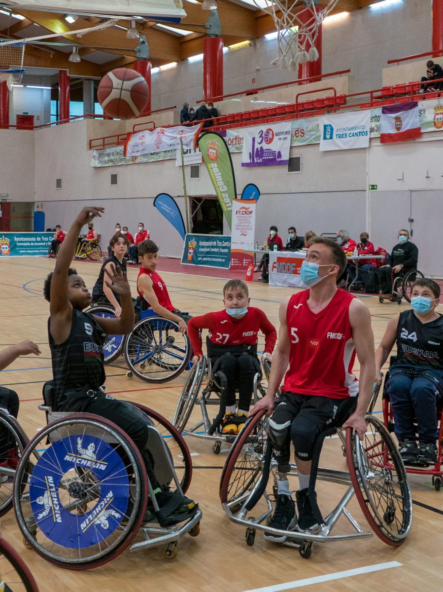 FMDDF's tweet photo. 🏀 Resultados de la tarde en el @CESA_CSD 

🗞 La Comunidad de Madrid vence a País Vasco, en un partido muy ajustado y Cataluña gana Murcia.

@FMDDF 30 🆚 28 @Fvda_Keef 

@fcedf_ 37 🆚 16 @UCAMMURCIABSR 

#SomosFMDDF https://t.co/B9LWKc97zC