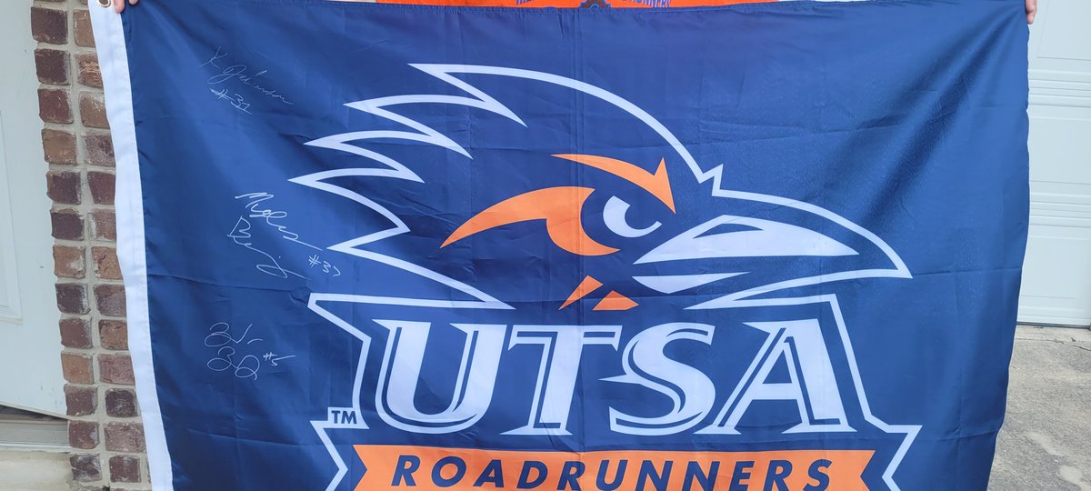 RBoogie33's tweet photo. Hey @RoadrunnerW210 My family were so excited that y'all signed their shirts . My flag never looked better. Y'all are truly good guys and do great work. We will definitely be calling y'all out again!!! #UTSAFamily #UTSAfans #supportthehometeam https://t.co/GAyKGJEhoT
