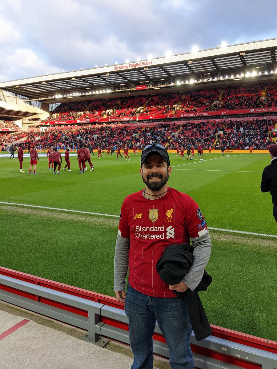 Jorginho_GT's tweet photo. Un sueño cumplido! Una experiencia única e inolvidable ver ganar al @LFC en Anfield!!!! Gracias mi bro @reyesxavier83  #YNWA https://t.co/Esddi2jKJi