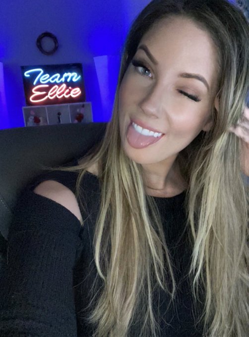 Like this tweet if you&rsquo;re a Team Ellie member 🤗💙 https://t.co/nEFmb0MJXW<a href="/tag/mfcmodelmadness"class="tags"><span>#mfcmodelmadness</span></a>