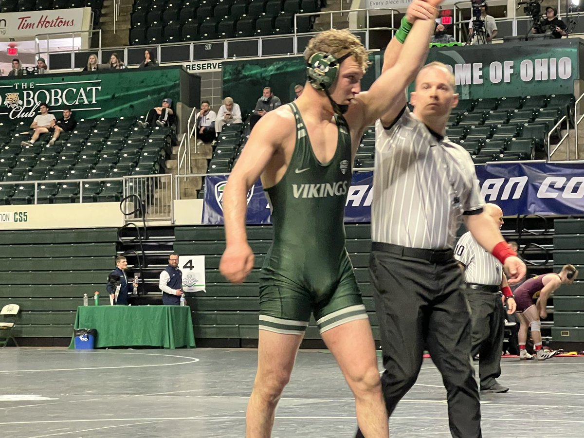 Riley Smucker has punched his 🎟 to the NCAA Championship at 165 pounds!!