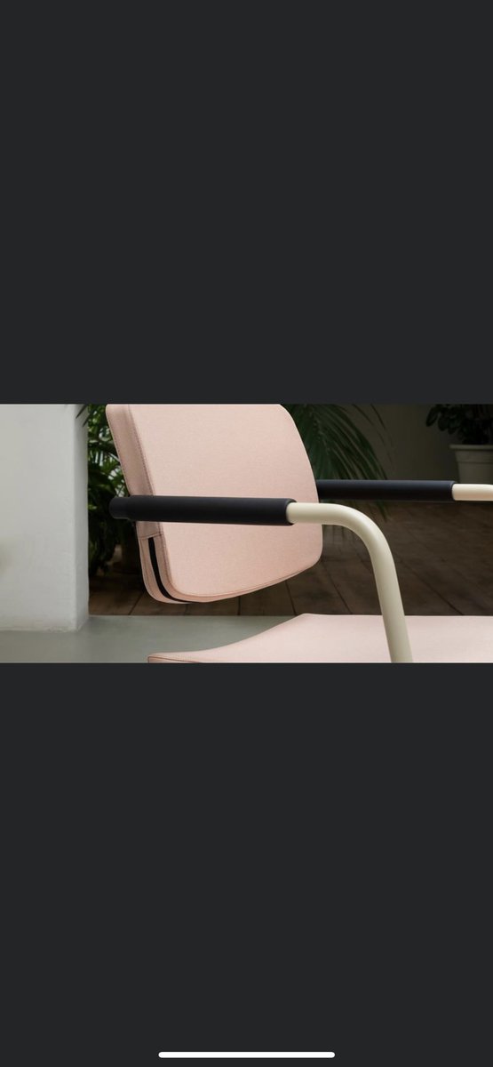 CheickO07175183's tweet photo. Plus de soucie pour recevoir vos visiteurs dans un environnement sereine et confortable .. faite un tour dans notre showroom et testez notre chaise visiteur (Aire JR) . #future concept # le temple du confort a minima .. https://t.co/KJaz7AMCaI