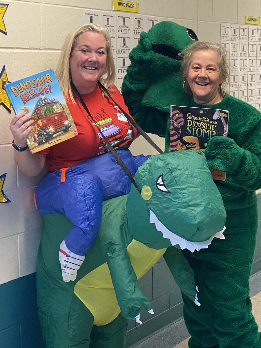 Riversidereads's tweet photo. Riverside Elementary caps off Read Across America Week with our Storybook Character Parade!  https://t.co/EYwtW7KIf0 #HCSLibraryMedia #RESCHIEFSREAD https://t.co/qqmVek8aZD