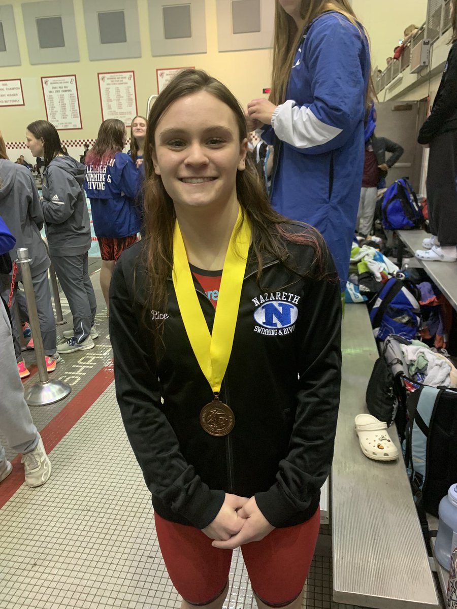 👏🏻🔵⚪️🦅🏊🏻‍♀️ Congratulations <a href="/NazSwim/">Nazareth Swimming</a> Jules Rice the 4th place medalist in the District XI 3A Girls’ 100 Yard Breaststroke‼️‼️