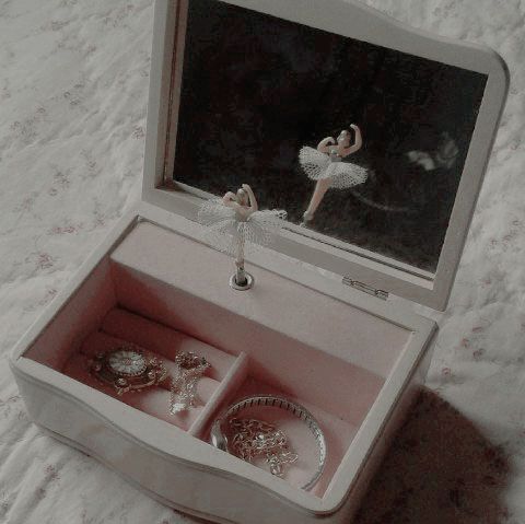 ꧁𝙄'𝙢 𝙡𝙚𝙛𝙩 𝙝𝙚𝙧𝙚 𝙞𝙣 𝙩𝙝𝙚 𝙙𝙖𝙧𝙠, 𝙩𝙝𝙚 𝙙𝙖𝙧𝙠 𝙄 𝙙𝙖𝙣𝙘𝙚 𝙩𝙤 𝙛𝙤𝙧𝙜𝙚𝙩꧂

_______________________________
⌑ Ballora Possession Event 
⌑ N/SFW (Non lewd)
⌑ Five Nights at Freddy's
_______________________________

꧁ #FNAFRP/#MVRP ꧂