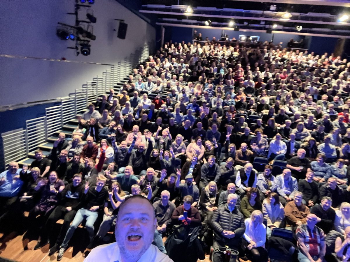 almurray's tweet photo. Tonight at @LboroTownHall a cracking night. Luke who doesn't make wheels and his Dad Kevin, Matt and Natalie, Jo and Joey and everyone else thanks for coming https://t.co/j69uwrQzlE