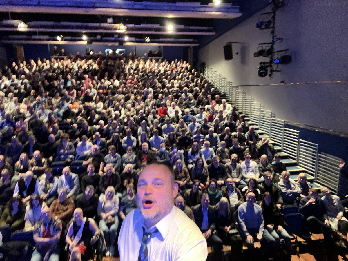 almurray's tweet photo. Tonight at @LboroTownHall a cracking night. Luke who doesn't make wheels and his Dad Kevin, Matt and Natalie, Jo and Joey and everyone else thanks for coming https://t.co/j69uwrQzlE