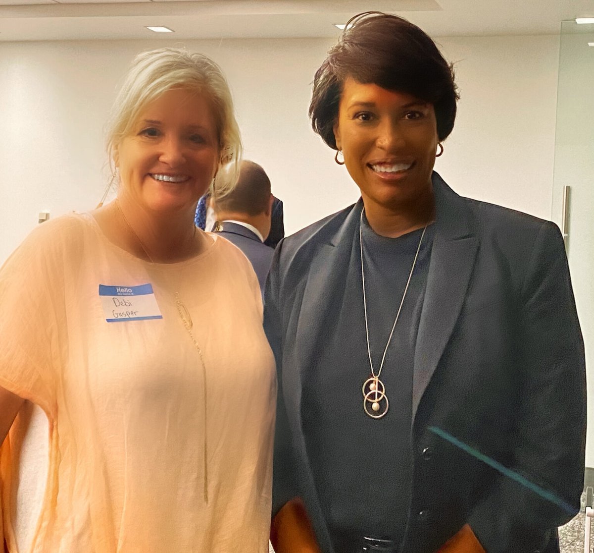 TheADAgency_DC's tweet photo. Debi Gasper, CEO/Creative Director of The Ad Agency, has very insightful lunch meeting with the Mayor of Washington DC: Mayor Muriel Bowser. https://t.co/KehurZCPbI
