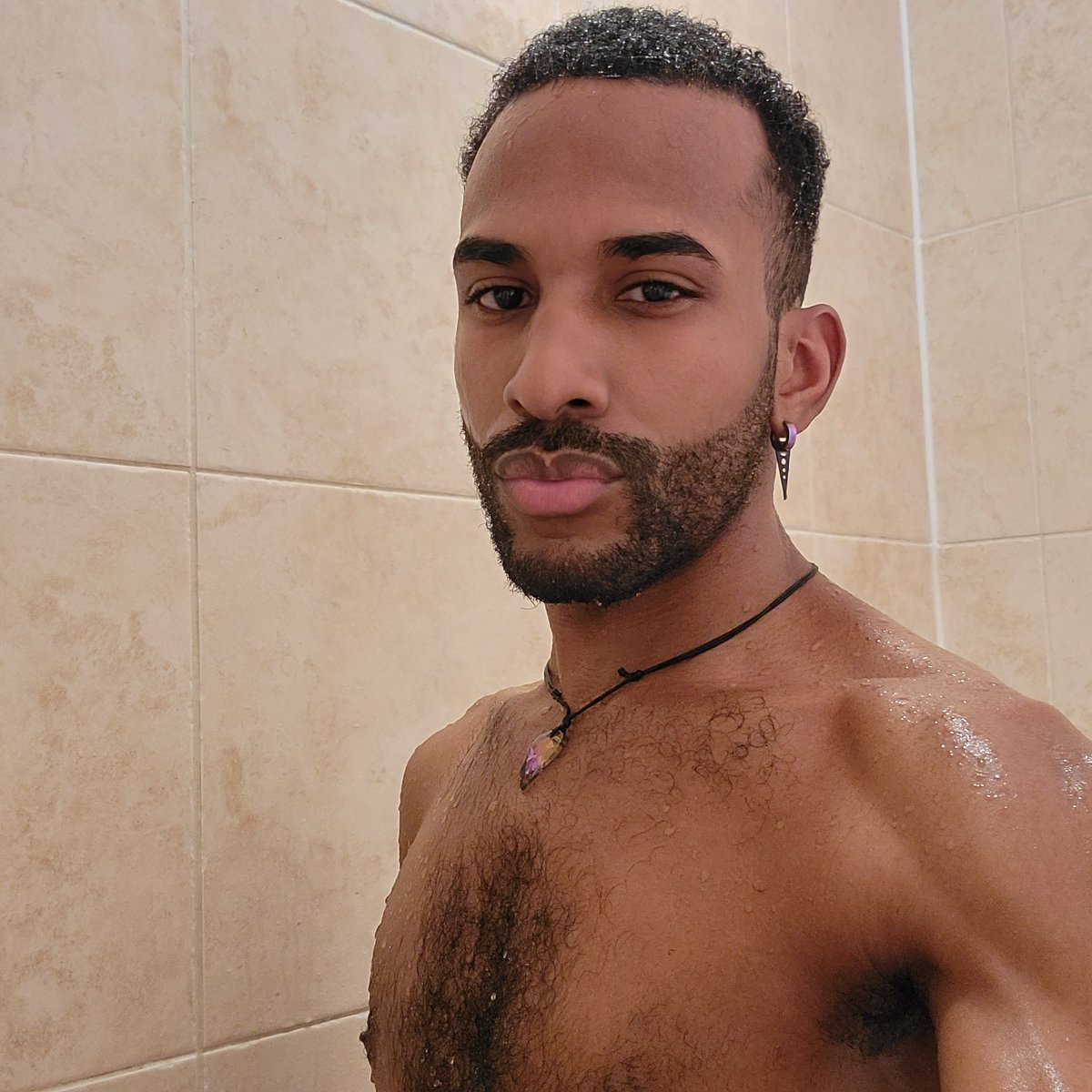 10000sharingan's tweet photo. The cute feeling after grooming 😍🏳️‍🌈 #gay #gaytwitter #meninbeards #chicago #gaychicago #shower #selfie https://t.co/3Huah9xy5r