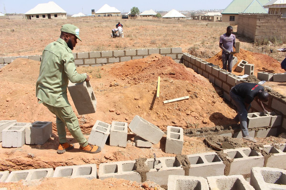 MartinBassey_'s tweet photo. Foundation laying for Rangarasang School Building Project: a construction of 3 Classrooms Block for LEA Pri. Sch., Rangarasang, #Jos Plateau State. This is my personal @officialnyscng #cdsproject in collaboration with Rangarasang Community Dev. Association. #LeaveNoOneBehind https://t.co/9jmpIFHS5R