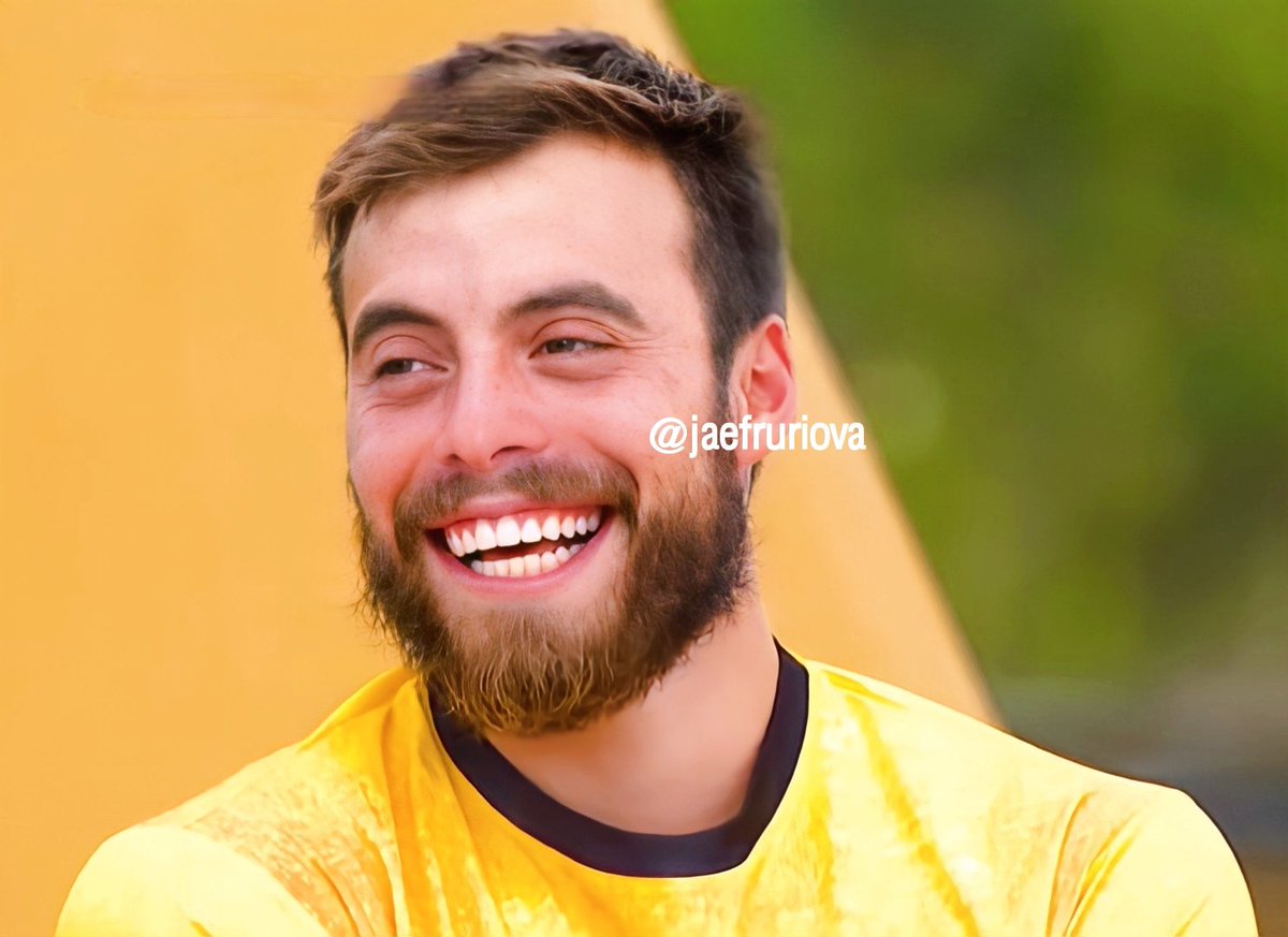 JaeFruriova's tweet photo. Look at the stars, look how they shine for you... And everything you do, yeah they were all yellow. 💛 https://t.co/mQBBvEN9Gx