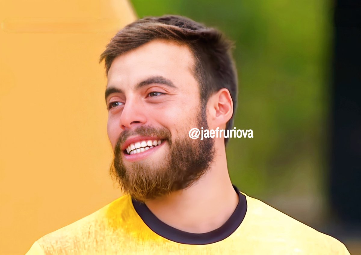 JaeFruriova's tweet photo. Look at the stars, look how they shine for you... And everything you do, yeah they were all yellow. 💛 https://t.co/mQBBvEN9Gx
