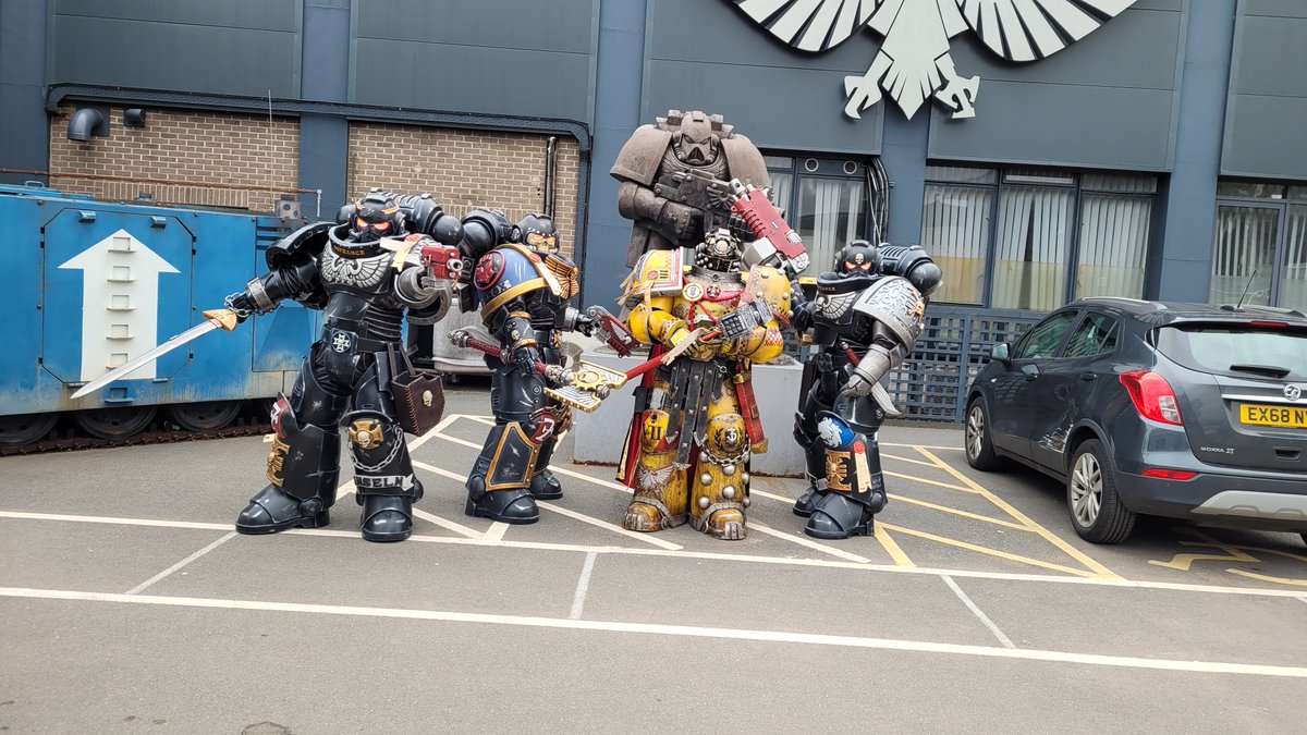 KnoxsWorkshop's tweet photo. Had a good time at the Warhammer World 25th Anniversary, first outing for the Primaris Marines went well!
#cosplay #gamesworkshop #warhammercommunity #warmongers #polyprops #hexflex #spacemarines #deathwatch #paintingwarhammer https://t.co/RpsGDHhVm7