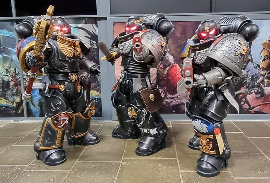 KnoxsWorkshop's tweet photo. Had a good time at the Warhammer World 25th Anniversary, first outing for the Primaris Marines went well!
#cosplay #gamesworkshop #warhammercommunity #warmongers #polyprops #hexflex #spacemarines #deathwatch #paintingwarhammer https://t.co/RpsGDHhVm7
