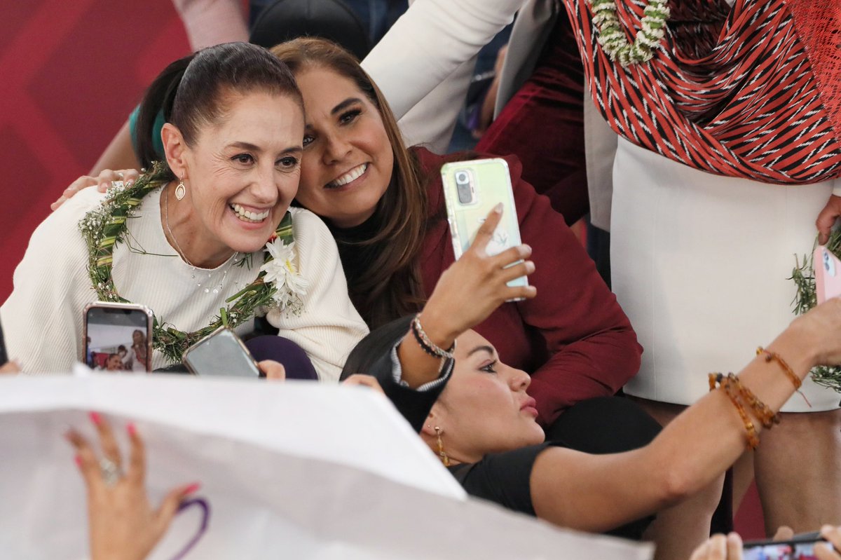 MaraLezama's tweet photo. La fuerza de la transformación está en las mujeres. Como gobernantes asumimos un verdadero compromiso con todas ellas. Trabajando unidas, lograremos un #México más justo. 🇲🇽 #Mujeres4T https://t.co/C63rhKcDfg