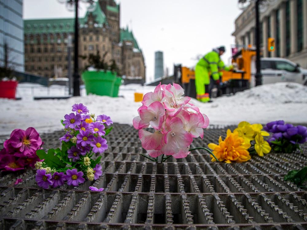 TheTorontoSun's tweet photo. GUNTER: The convoy response exposed Liberals as frightened snobs https://t.co/FDYGl4915j Via @sunlornegunter https://t.co/PrUXT5ReGA