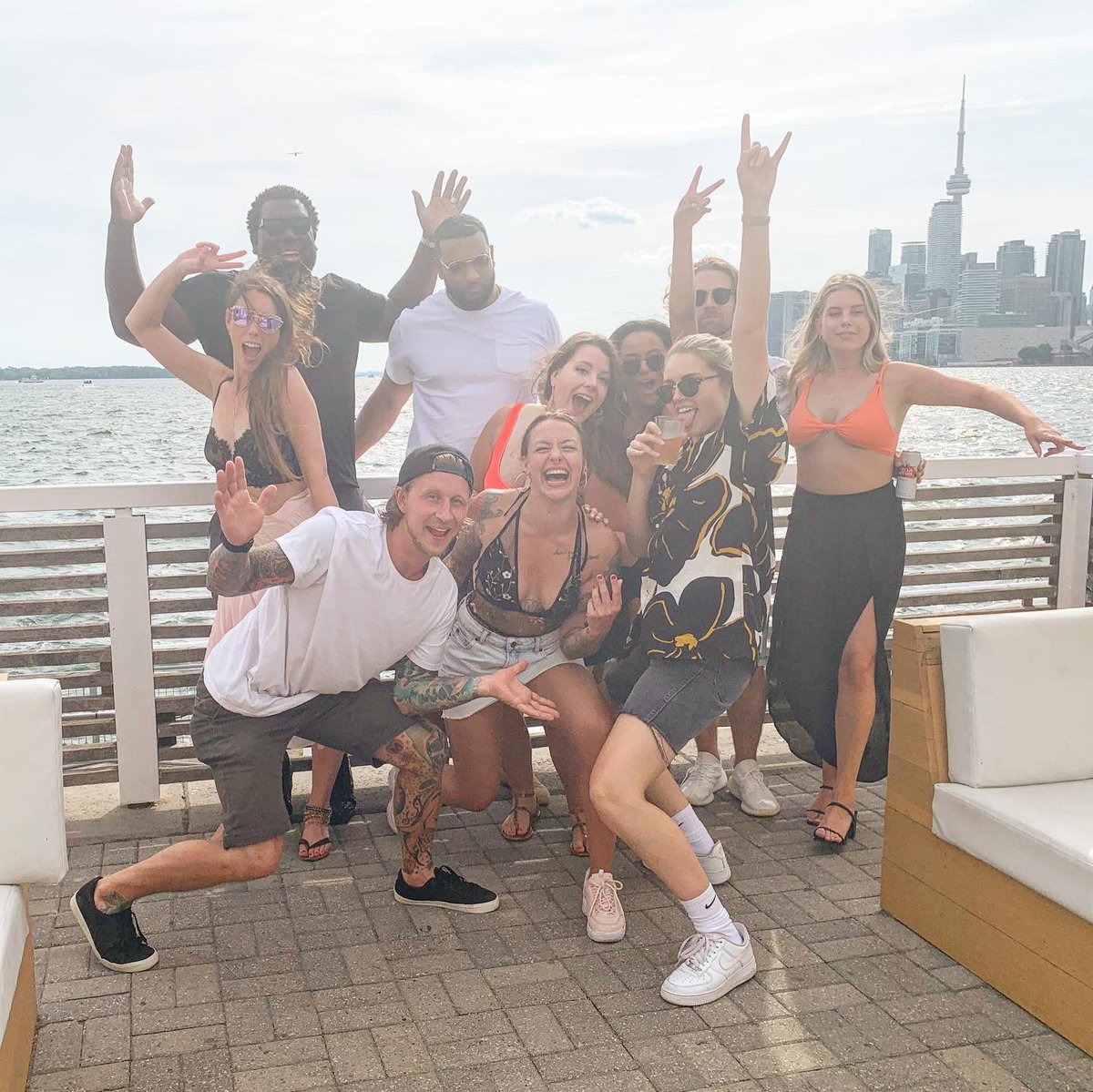 ronniedohertyy's tweet photo. Fired the fuck up because I actually might see some of my favourite humans in a couple months 👀🥳 THE REUNION WE’VE ALL BEEN WAITING FOR 😈🤪 #SickOfMissingThem #BBCANFamily #Favourites #SquadGoals #BBCAN6 #BBCAN10 #BigBrotherCanada #OutOfQuarantine #CovidSucks #WereNotReady https://t.co/6RqyB3xBLk