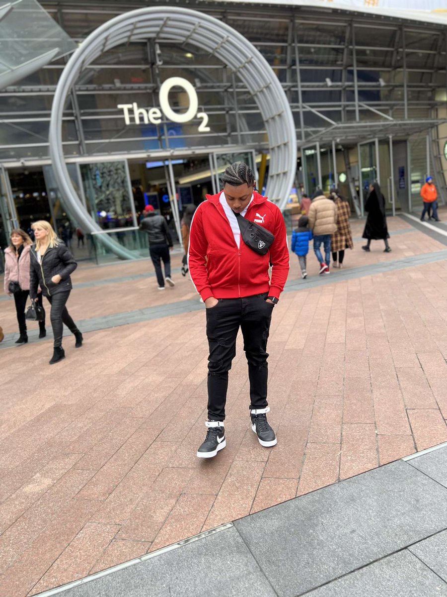 officialleoba's tweet image. Davido's concert is gotta be the littest 🔥 

#Davido𓃵 #DavidoattheO2 Chioma Davido #