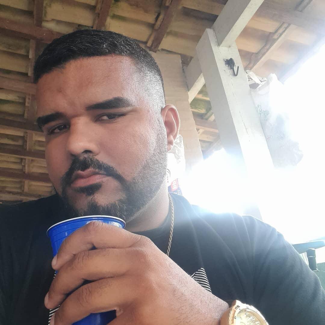 Fooxzada's tweet photo. “NATHAN LOBATO” tomar vergonha nessa cara e pagar meu dinheiro!!! 
Me bloquear ou fingir que não vê minhas ligações e mensagens NÃO VAI PAGAR SUA DÍVIDA!!!!
35 anos na lata praticando essas molecagens é foda!!! 
Ainda não aprendeu a ser homem? 

MOLEQUE!! https://t.co/SckNYEGdFO