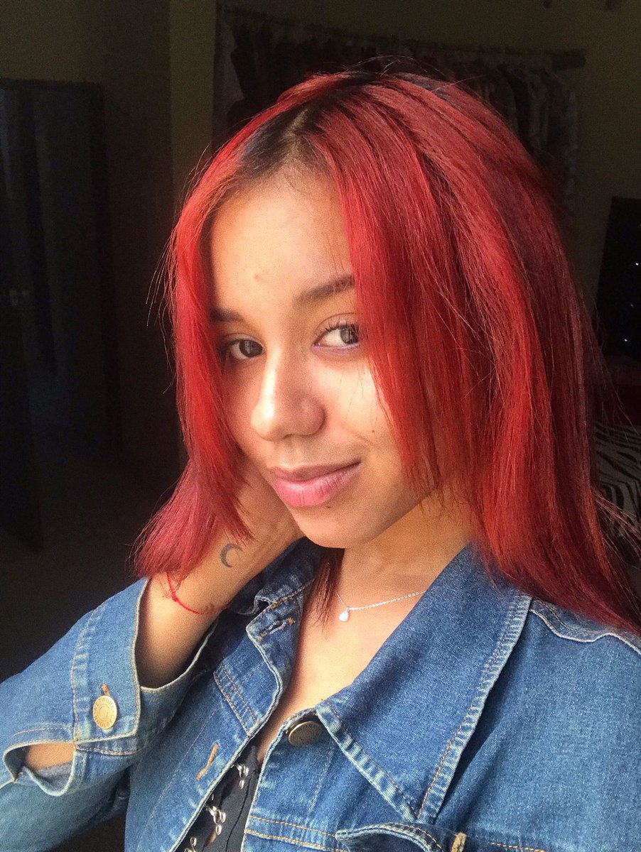 katxcloud's tweet image. f por mis raíces :(