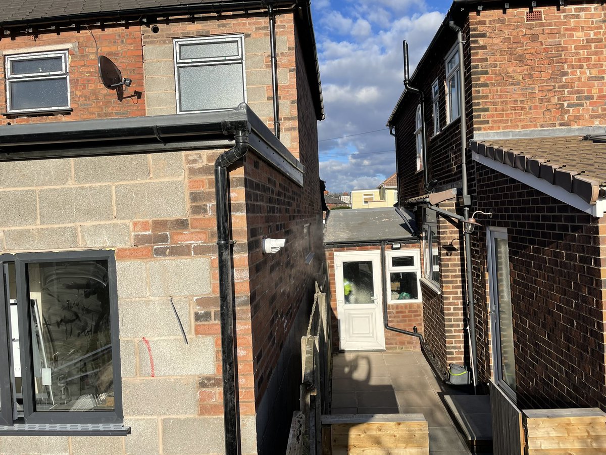 Jwfascias's tweet photo. New gutters on roofline and gutters and fascia boards installed to extension @freefoam thanks again great materials make jobs so much easier 👍👍 https://t.co/CAcukUJEXZ