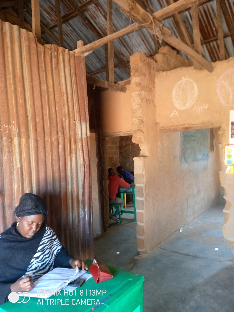 MartinBassey_'s tweet photo. The current dilapidated structure (rented store) currently use as classrooms for learning in Rangarasang Community, #Jos #Nigeria.
We hope to change this narrative through @officialnyscng #cdsproject.
#LeaveNoOneBehind #education #Education4RangarasangChildren #UNICEF #NYSC https://t.co/hIioiaBtWI