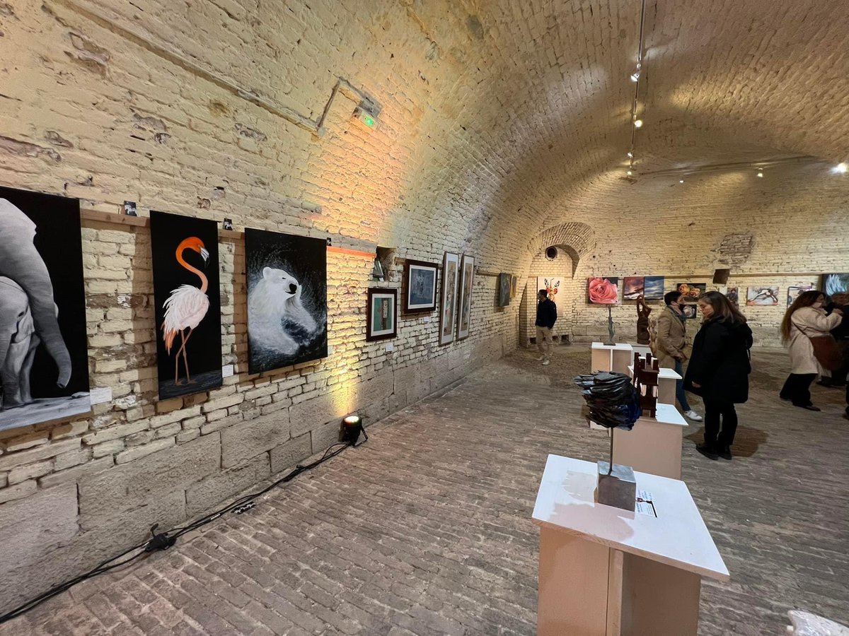 sebastienstorck's tweet photo. Vernissage de l’exposition internationale des beaux-arts de @NeufBrisach "L'Art Bâtit des Ponts" aux côtés de la ministre @KlinkertBrigitt, du maire de Colmar @ericstraumann et du député @YvesHemedinger.

Bâtissons ensemble des ponts entre les peuples pour préserver la paix. https://t.co/50C1Vge4Aj