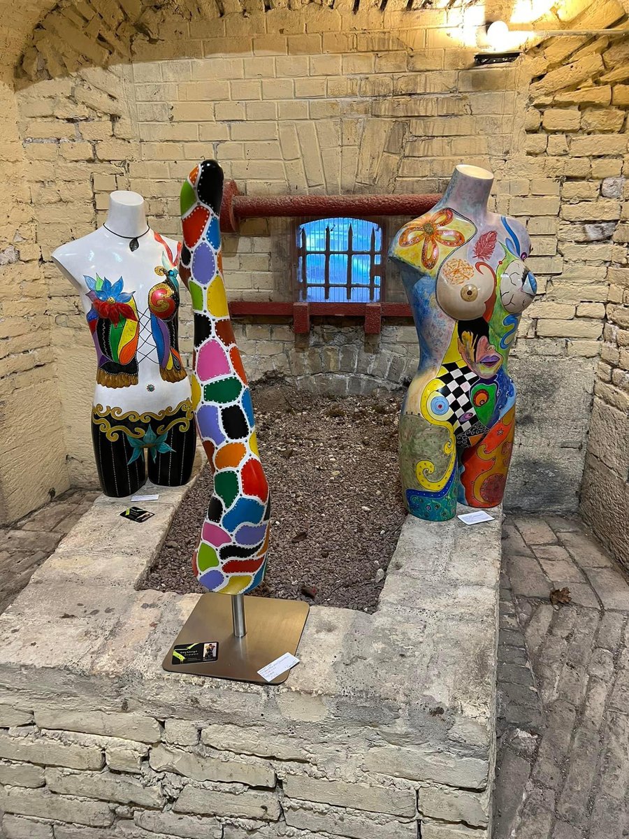 sebastienstorck's tweet photo. Vernissage de l’exposition internationale des beaux-arts de @NeufBrisach "L'Art Bâtit des Ponts" aux côtés de la ministre @KlinkertBrigitt, du maire de Colmar @ericstraumann et du député @YvesHemedinger.

Bâtissons ensemble des ponts entre les peuples pour préserver la paix. https://t.co/50C1Vge4Aj
