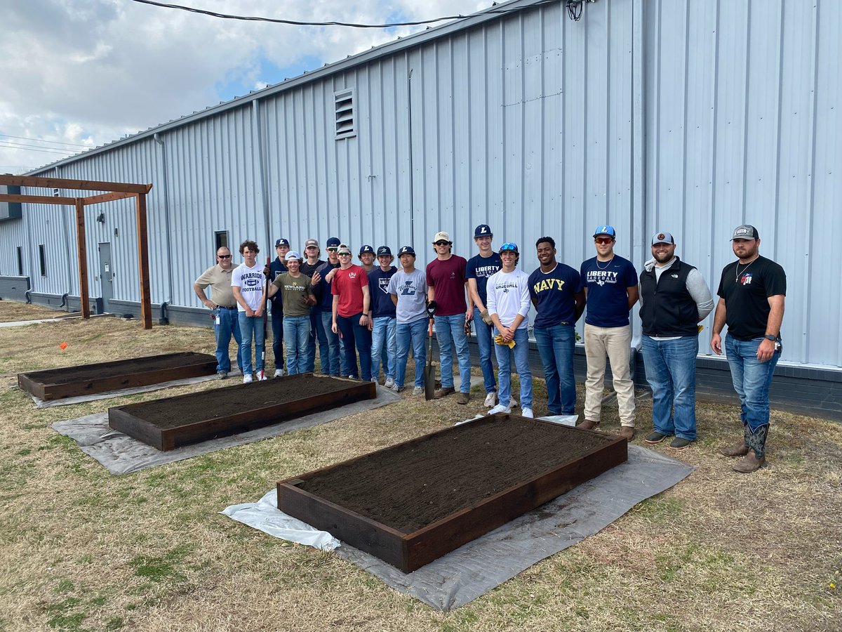 Billy_Jordan22's tweet photo. Battled to the end against the #2 team in the state last night then got up this morning to Serve the community!!

I couldn’t be more proud of this group!! 
We built, stained and prepped garden planters for @servedenton!! Love my dudes!

#FORHIM | #DYJ https://t.co/U3jqX0YIdN