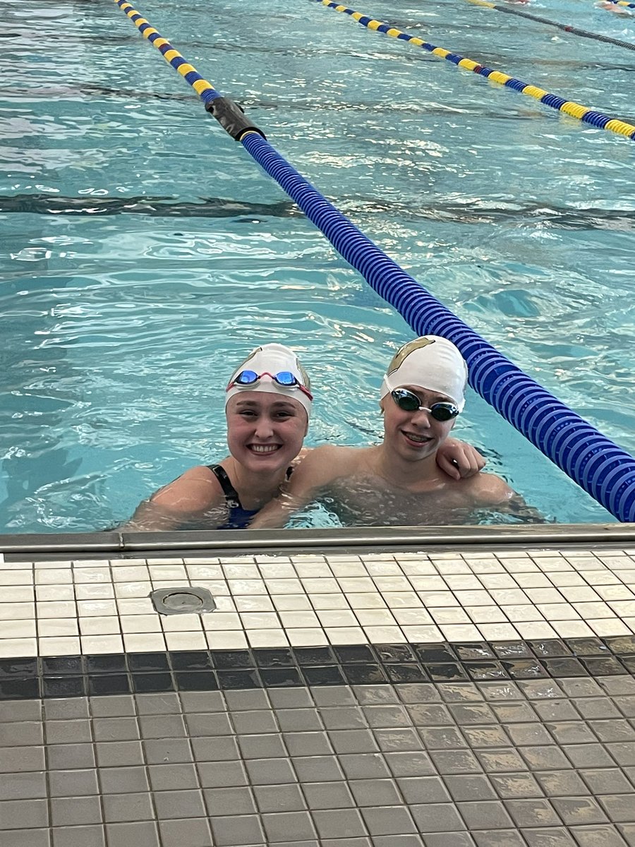 warrenswimming's tweet photo. Swim down is better with friends #cmdivlife https://t.co/pt7YF8duAf