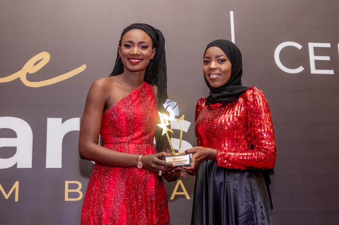 SheAwardsGambia's tweet photo. Media Personality of The Year Award goes to Fatoumatta Ceesay ✨✨

Presented by the Vice President of
The Gambia Press Union, Isatou Keita

#SheAwards220 #IWD2022 https://t.co/c590aTF5xf