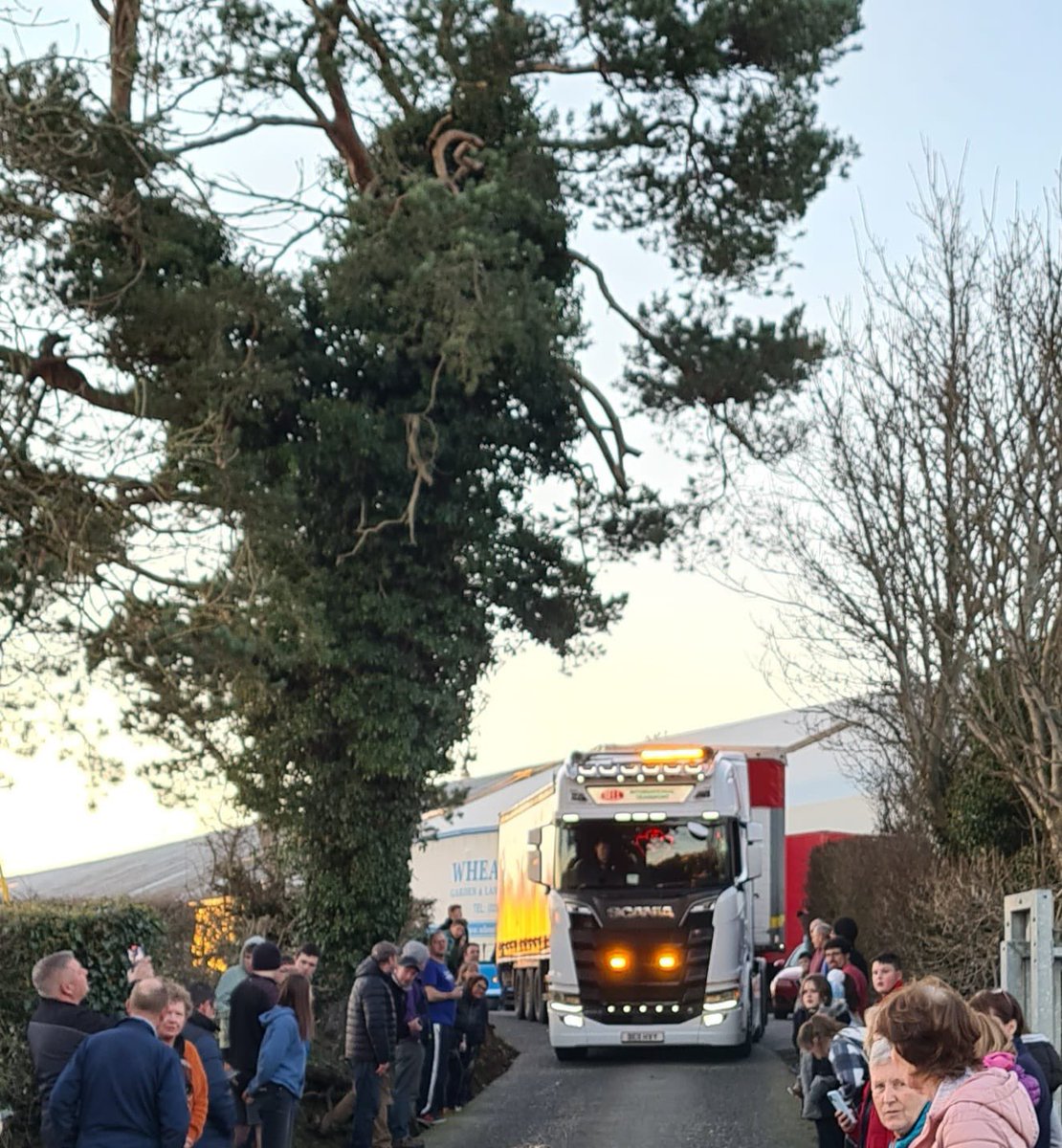 Peter and Johnny set off this morning collecting aid for Ukraine. Many thanks to all those who donated to make this possible and to those who volunteered today. Please pray for safe travels for Peter and Johnny and for all the lorries that are heading out. 🙏🇺🇦🚚