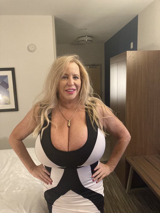 Live Show tonight on https://t.co/nC5aC3abF9   Around 8 PM PST. #EuropeDiChan https://t.co/VabVNfmDv<a href="/tag/europedichan"class="tags"><span>#europedichan</span></a>