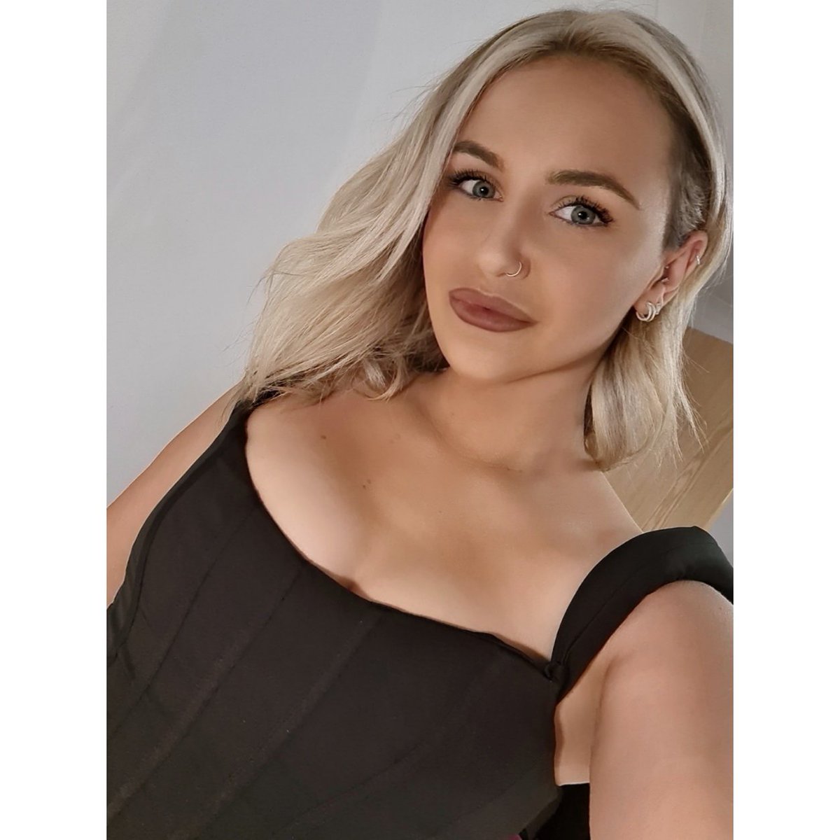 ShannHogan's tweet photo. #NewProfilePic https://t.co/f1geYljbsT