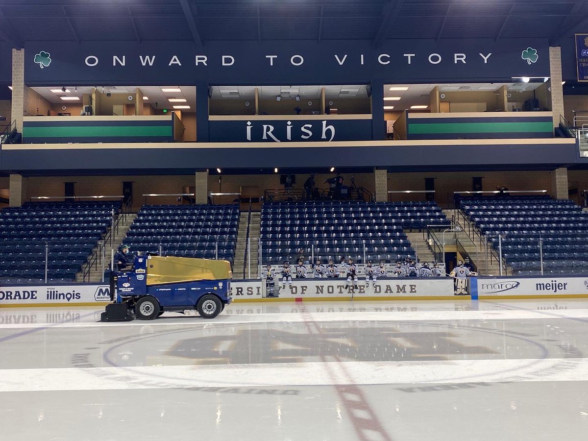 SabreHockey1's tweet photo. 12U NIHL 2 is giving their all out here at the South Bend Irish Cup for their last tournament of the season. With a big win this morning, they’re moving into the Tier 2 Final game tomorrow at 8am! Also squeezed in fun at the Notre Dame hockey game to cheer on the Irish! Go Sabres https://t.co/CbmQz4pzZr