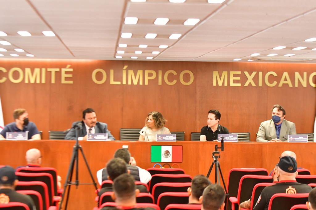 maryjosealcala's tweet photo. Un gusto inaugurar hoy en el @COM_Mexico el Curso de Entrenadores de @FEMELA_AC y @FemelaOlympic con el apoyo de #SolidaridadOlímpica, gran trabajo de @memo_daz en la formación de entrenadores y jóvenes luchadores en nuestro país. ¡Éxito a los más de 40 participantes! https://t.co/MqilMp4b8q