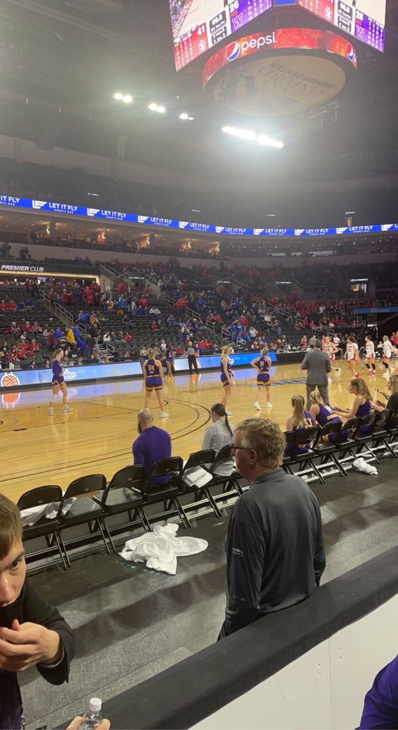 KamreinStreet's tweet photo. LETS GO @WIUWBB!!! 
#LetsGoNecks https://t.co/41a1FJzmRj